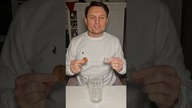Moneta przenika szklankę #trik #iluzja #magia #sztuczka #magictrick #iluzjonista