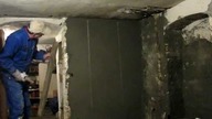 Marynarz na urlopie: Tynkowanie w piwnicy