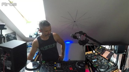 AROSŁAWKOWE LIVE-STREAMOWE SPONTANICZNE GRANIE 
 AUDIO: https://www.hearthis.at/djarospl/spontan-126

 DJ SPRZĘT: PIONEER CDJ 2000 · PIONEER DJM 2000

 WSZYSTKIE LINKI  https://www.linktr.ee/djAROSpl