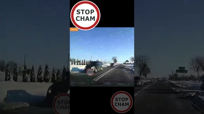 Wbiegli na jezdnie przed samochód #stopcham #dashcam #bezpieczeństwo