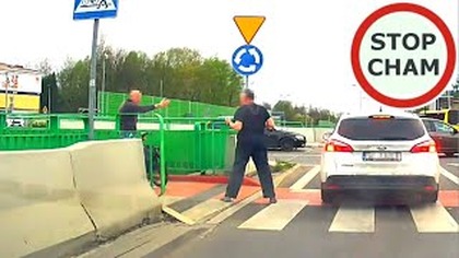 Rowerzysta zwrócił mu uwagę.  Kierowca wyskoczył z auta i chciał się bić #1842 Wasze Filmy