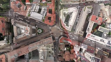Dlaczego Europa dobrowolnie oddała swój przemysł motoryzacyjny Chinom (720p 30fps AV1-48kbit AAC)