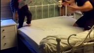 Gdy mamy nie ma w domu to ojciec z synem urządzają zawody wrestlerskie :D