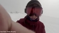 Niedźwiedź goni snowboardzistkę