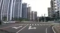 Wypadek samochodowy i wpadka do wody