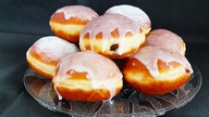 Jak zrobić najlepsze domowe pączki - lepsze niż z cukierni | Słodki Blog