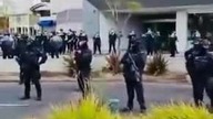 Policja w Melbourne zwiera szeregi.  Robi się groźnie.  [24-9-2021]