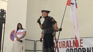 1571 Wystąpienie Kamratów na proteście przeciwko przymusowi szczepień, Warszawa ! (1)