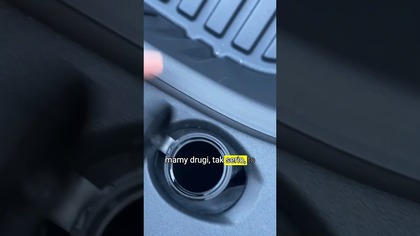 Wlew płynu do spryskiwaczy w NOWEJ TESLI MODEL Y JUNIPER  #tesla #modely #danielgrzyb