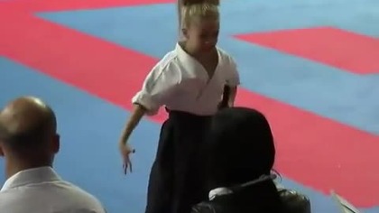 6 Latka z Japońską kataną