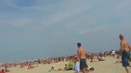 Ruch bije meksykanc&oacute;w na plaży(nagrane amatorską kamerą)