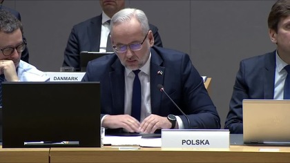 A.  Niedzielski wielkie ilości niepotrzebnego produktu