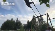 Tragiczny finał zabawy na huśtawce +18