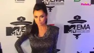 Natalia Siwiec jest seksowna nawet, jak wcina ananasa w rytm muzyki [plotek]