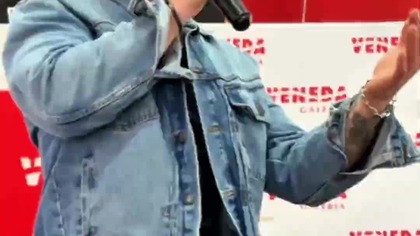 Fajna panienka w Łomży (Galeria Veneda)  #maczo #fajnapanienka #koncert #discopolo #łomża