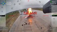 Pełna wersja filmu z ataku ukraińskich dron&oacute;w na rosyjskie lotniska.  Widać bombowce TU-95 i 