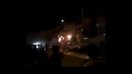 Płonący posterunek policji w Suezie