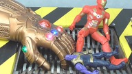 Avengers Endgame Thanos Infinity Gauntlet vs Shredding Machine Crushing: Destruction