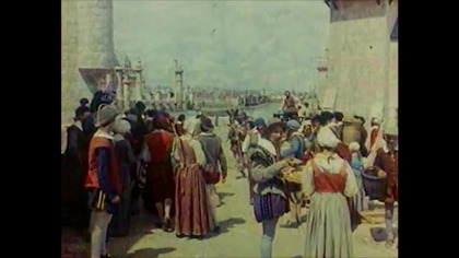 Barwna opowieść o Francji Walezych i wojnach religijnych XVI w. Jest to wpleciona w historyczne tło opowieść o miłości królowej Nawarry, Małgorzaty de Valois, zwanej Margot i protestanta, hrabiego la Mole. Nakręcona na podstawie powieści Aleksandra Dumas historia doskonale ukazuje życie francuskiego dworu i najstraszniejszą rzeź w histori Francji, podczas której w samym tylko Paryżu zginęło 6 tys. protestantów - Noc Św. Bartłomieja.