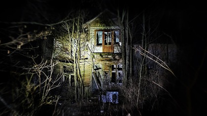 NAWIEDZONY SIEROCINIEC W WARSZAWIE - TAJEMNICZY DOM W ŚRODKU LASU