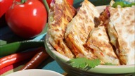 Quesadillas z chorizo - Video-Kuchnia. pl