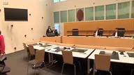 Ojciec rzuca krzesłem w sędzią podczas odczytywania wyroku