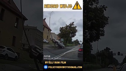 Bliskie spotkanie Passata z latarnią #shorts #polscykierowcy #dashcam #polska #polskiedrogi