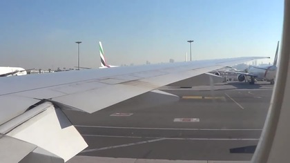 22 04 16 Boeing 777 31HER 32708 536 A6 EBF Dubai Warszawa Emirates