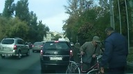 Efektowny wypadek na rowerze