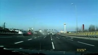 Rozpędzony samochód wjeżdża w auta Cztery osoby ranne