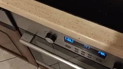 Poranne sprzątanie i gotowanie zakupów promocyjnych w nazist66owskim sklepie