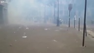 Paryż, Francja - Imigranci szaleją.