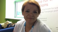 M&oacute;wienie od tyłu ze słuchu - pozytywnie zakręcona kobieta