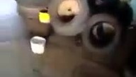 Prawie utopił kumpla z roboty! Nie ma to jak zabawy wulkanizatorów!