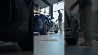 Nowa funkcja podnoszenia zawieszenia w Audi e-tron GT! Wow  #audi #etron #danielgrzyb