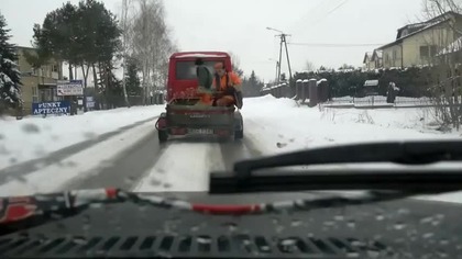 Zima ponownie zaskoczyła drogowc&oacute;w