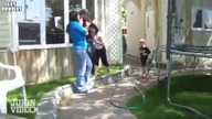 Balon, woda, trampolina, dzieci