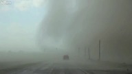 Wjechał autem w tornado