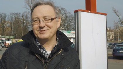 Wyrzucali go z pracy dwa razy za to, że jest wesoły