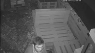 Wybił szybę i ukradł worek piwa