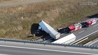 Wypadek na S3 pod Gorzowem.  Ciężarówka przewróciła się po zderzeniu z cysterną