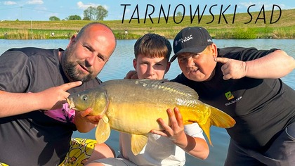Odwiedzamy łowisko Tarnowski San położone w okolicach Poznania. Jest to prywatna woda Huberta tzw. łowisko komercyjne gdzie każdy może przyjechać nawet bez karty wędkarskiej, zapłacić dniówkę i połowić. Ryb jest bardzo dużo. Na filmie uwierzcie pokazuje jedynie duży skrót bo bym Was zanudził. Spędziliśmy świetne 2 dni w doskonałym humorze i klimacie. Zapraszam serdecznie na film. Polecam oglądnąć od a do z bo cały czas coś fajnego się dzieje. Na koniec jak się spodoba prośba o zostawienie łapki w górę i udostępnienie filmu znajomym za co z góry dziękuję. Do zobaczenia nad wodą. Ryby, ryby, ryby.

Zacznij wspierać ten kanał, a dostaniesz te bonusy:
https://www.youtube.com/channel/UC4vbIUN4U2loFSTIZyYBuug/join

Znajdziesz mnie:
 Facebook: http://www.facebook.com/wedkowanie
 Grupa Obóz Łowcy:  https://www.facebook.com/groups/lowca
 Tiktok: https://www.tiktok.com/@lowcalucio
 Instagram: https://www.instagram.com/wedkowanie/
 YouTube: http://www.youtube.com/wedkowanie
 Kontakt na stronie https://wedkarstwo.lucio.pl/

Wędkarstwo Lucio to nieszablonowe filmy wędkarskie z wypraw nad wodę. Ciężko doszukać się tu nadęcia, ustawianych brań i sztuczności charakterystycznych dla programów telewizyjnych. Od 2010 roku zrzesza w serwisie YouTube największą w Polsce społeczność pasjonatów wędkarstwa. Filmy są darmowe i publikowane co najmniej raz w tygodniu. Powstają podczas spontanicznych wypraw na ryby Łukasza Żółtego założyciela Wędkarstwo Lucio i jego znajomych. Jest to dokument ukazujący jak pięknym sportem i hobby jest wędkarstwo. Raz w roku organizowane są ogólnopolskie 2-u dniowe zawody wędkarskie o Puchar Wędkarstwo Lucio, w których zawodnikami są widzowie z całej Polski.

od 2021r. - obecnie, udział w programie Jedziemy na ryby emitowanym w Polsat Play i Super Polsat, od 2024 w Canal+
2020r. po 10 latach kanał przekracza 100 tys. subskrypcji
2018r. pierwszy Puchar Mini Łowca dla dzieci
2017r. powstaje koło wędkarskie Łowca
2016r. top 10 najchętniej oglądanych kanałów na Polskim YouTube w kategorii sport wg. Sotrender, nieprzerwanie od 2015 roku
2015r. srebrna odznaka PZW za zasługi dla wędkarstwa polskiego, powstaje sklep wędkarski Łowca
2014r. wyróżnienie Planete+ dla najbardziej inspirującego vlogera
2013r. finał Blog roku organizowanego przez Onet.
2010r. nieprzerwanie lider filmów wędkarskich na Polskim YouTube