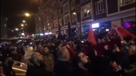 Zamieszki w Rotterdamie.  Rozwścieczeni Turcy atakują holenderską policję