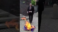Braun spalił flagę Unii Europejskiej!