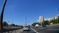 Przejście dla pieszych, czerwone światło - gdzie im się tak śpieszyło?