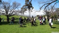 2. 10. 21 policja australijska policja pacyfikuje pokojową demonstracje przeciwko restrykcją covidowym