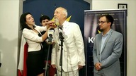 Janusz Korwin-Mikke goli brodę 
