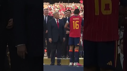 Donald Trump wręczał medale finalistom mistrzostw świata, w tym Messiemu i Yamalowi