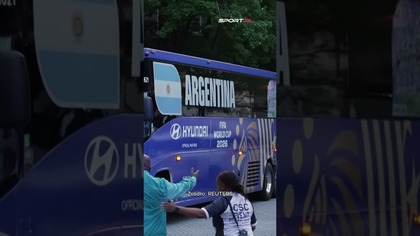 ISTNE SZALEŃSTWO  PO POKONANIU ANGLII, LEO MESSI POD HOTELEM ZOSTAŁ POWITANY JAK KRÓL 