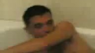 Rusek skacze do wanny